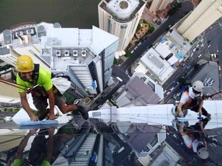 High Rise Window Cleaner